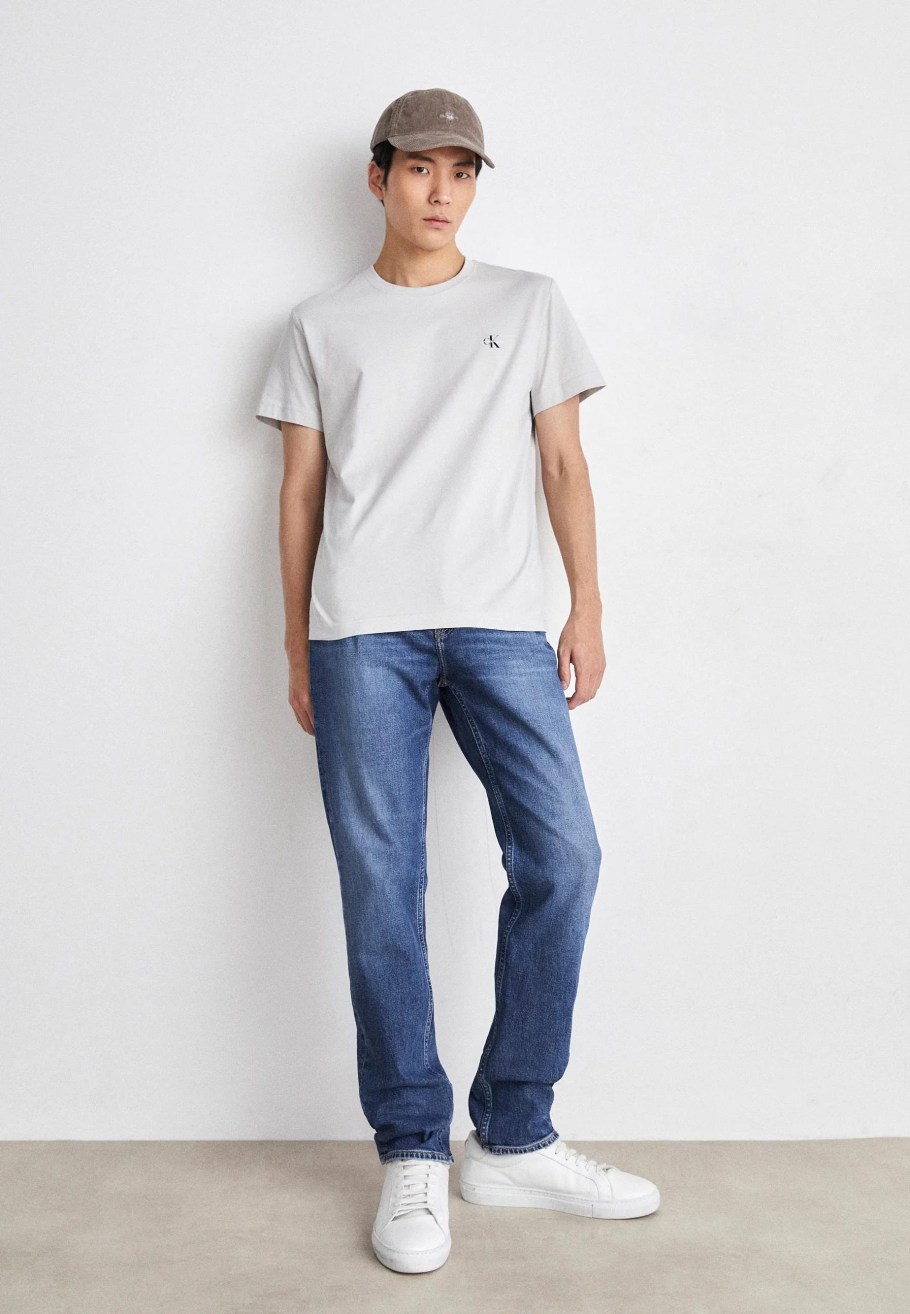 Calvin Klein Mens Mono Logo Short Sleeve Tee Silver