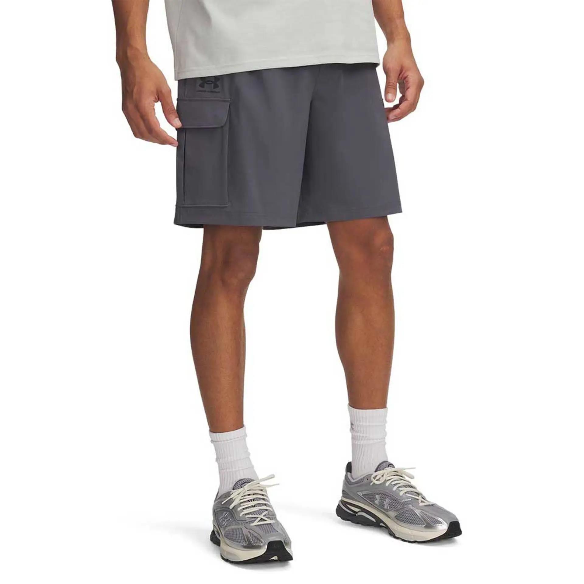 Under Armour Mens Vibe Woven Cargo Shorts 025 Castlerock